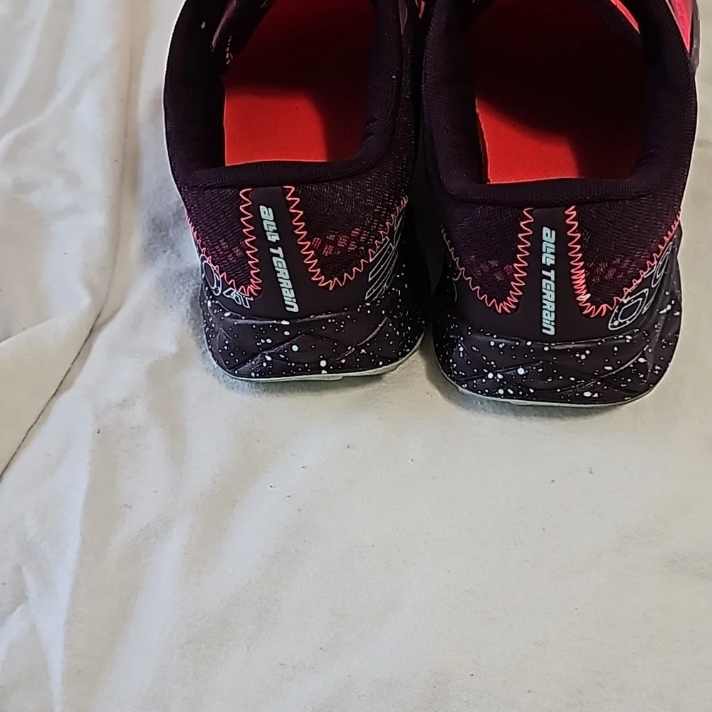 New Balance 690AT Sneakers - Picture 3 of 11